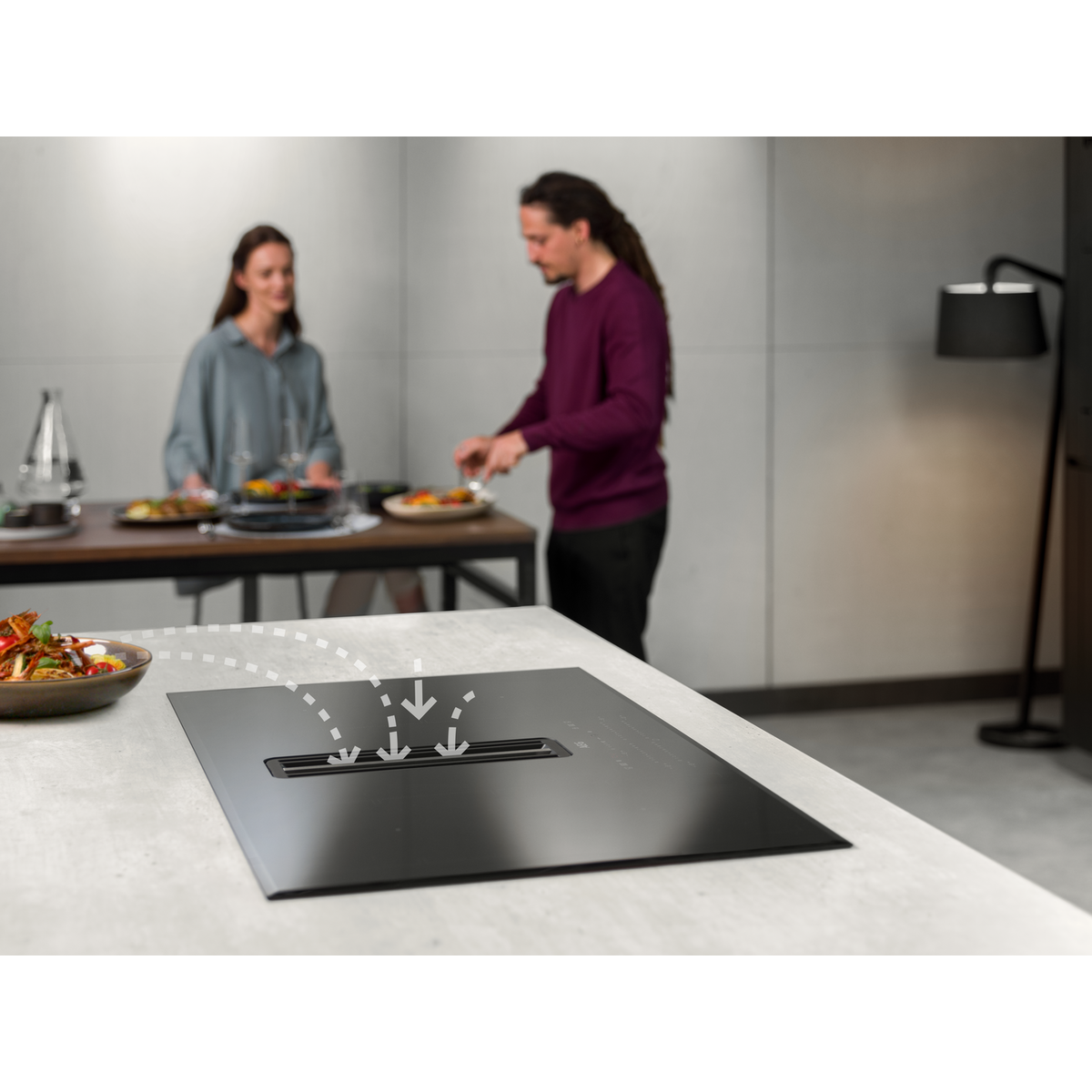 AEG - Induktionshäll med inbyggd fläkt - CCS84779CB