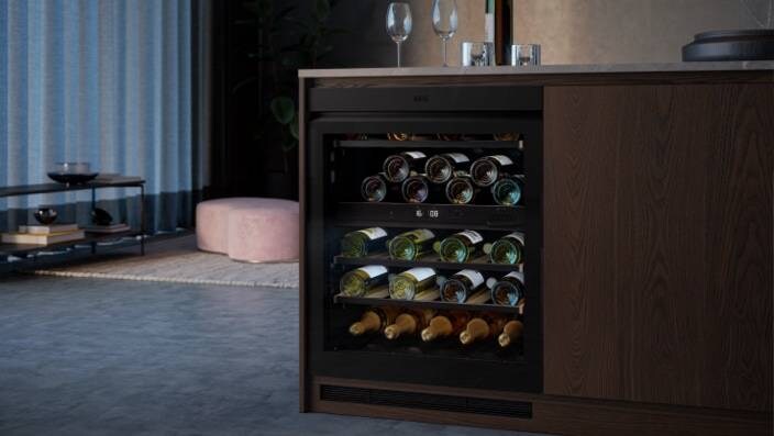 Vinkyl installerad under köksbänk