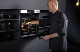 Kocken Klas Lindberg och AEG:s nya ångugn SteamPro